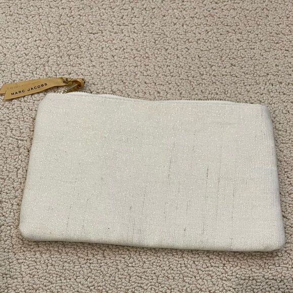EUC Marc Jacobs Pouch- Gold Metallic Linen - Picture 3 of 5